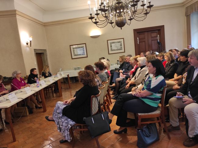 Senát - konference o patchworkových rodinách