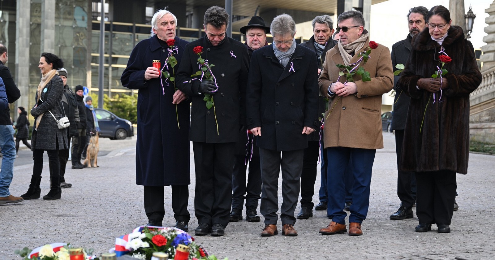 Senátoři uctívají památku Jana Palacha