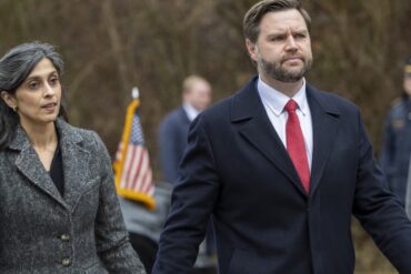 Americký viceprezident J. D. Vance se svou manželkou