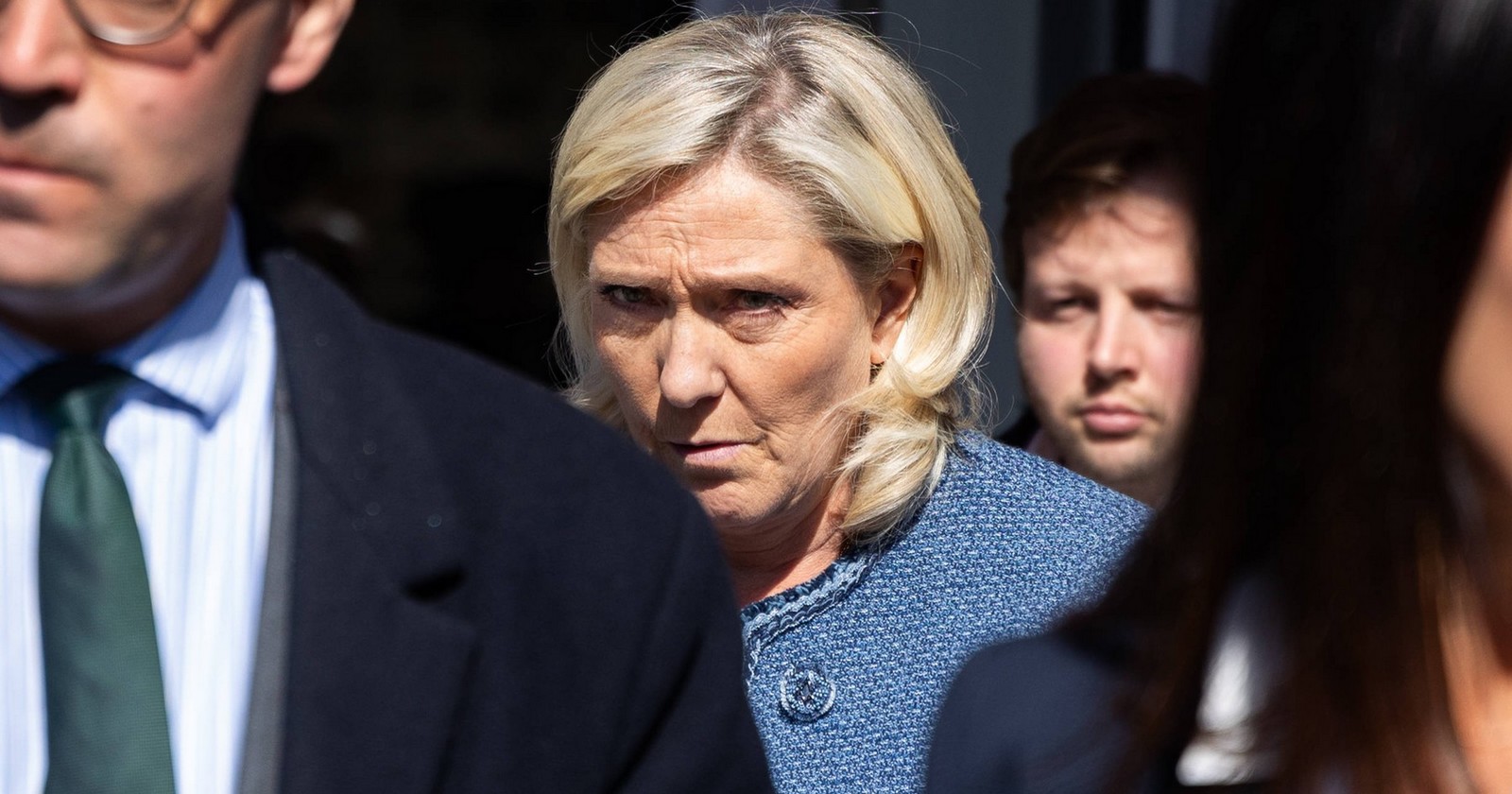 Marine Le Penová odchází od soudu