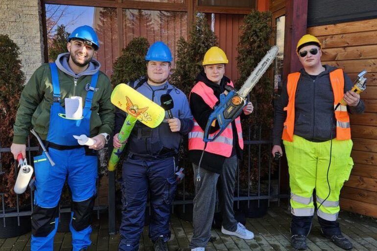 Oganesjan se svou úderkou v akci