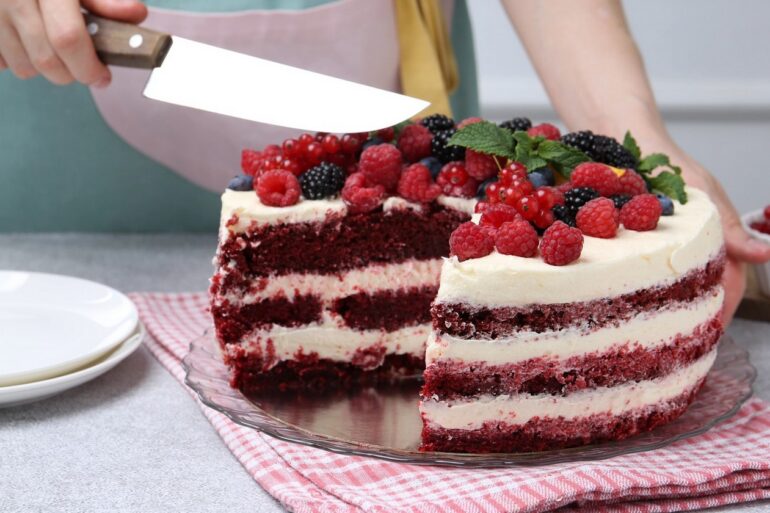 Krájení dortu - ilustrační foto