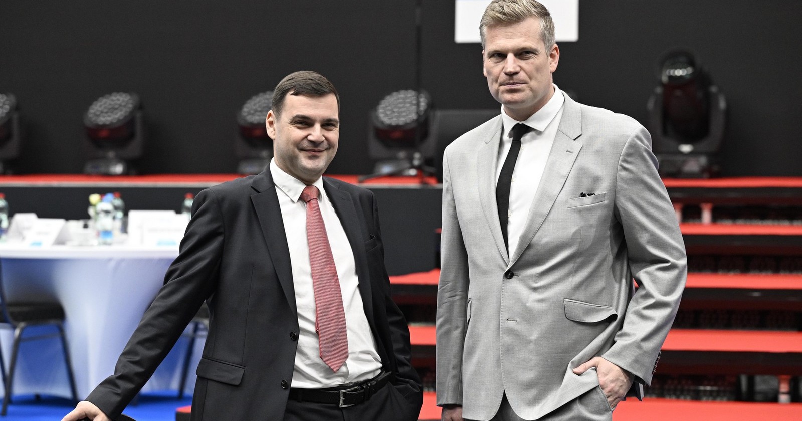 Předseda Motoristů sobě Petr Macinka a europoslanec Filip Turek