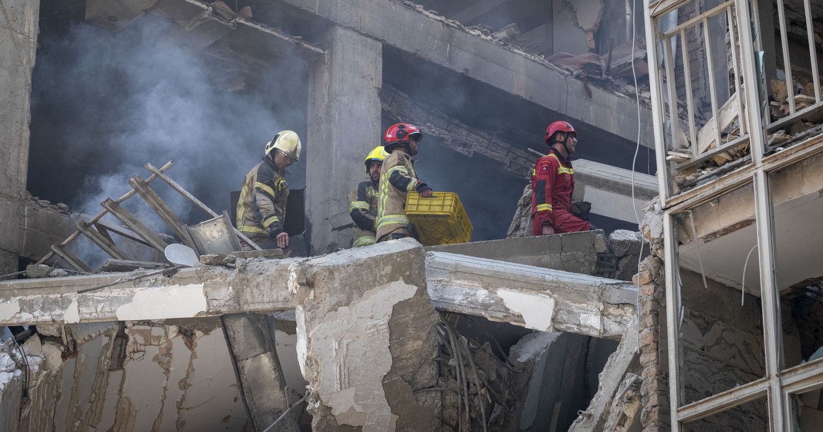 Následky izraelského útoku v hlavním íránském městě Teheránu