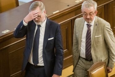 Premiér a předseda ODS Petr Fiala a šéf poslaneckého klubu ODS Marek Benda