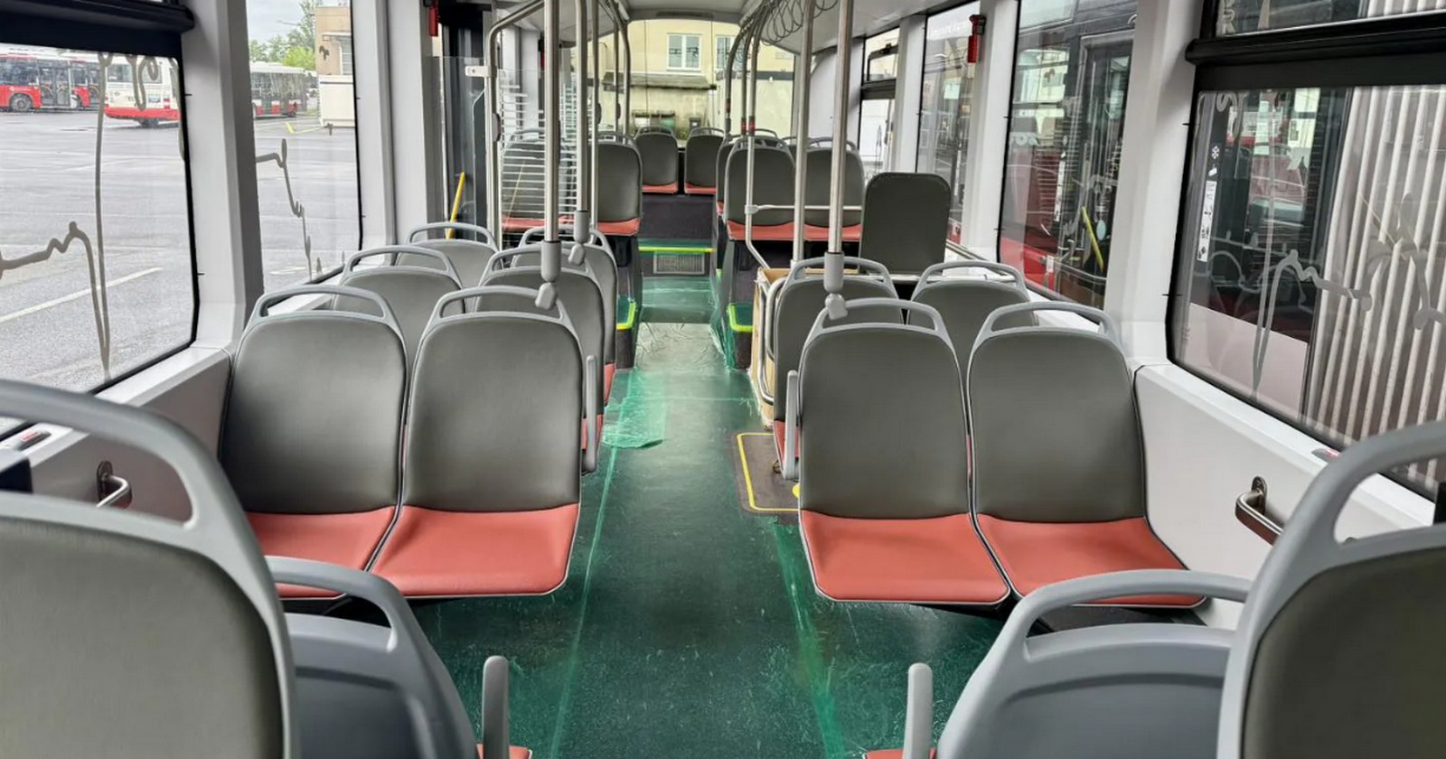 První exemplář trolejbusu Bozankaya SNG 12T v Praze