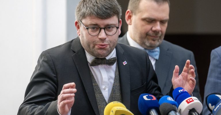 „Takhle velkou ostudu jsem chytil...“ jako by chtěl říct Jan Jakob