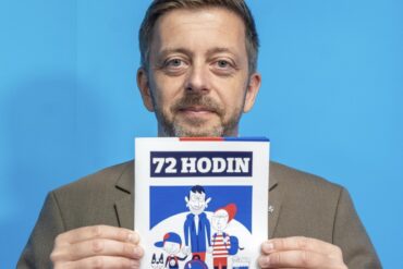 Vít Rakušan představuje příručku 72 hodin