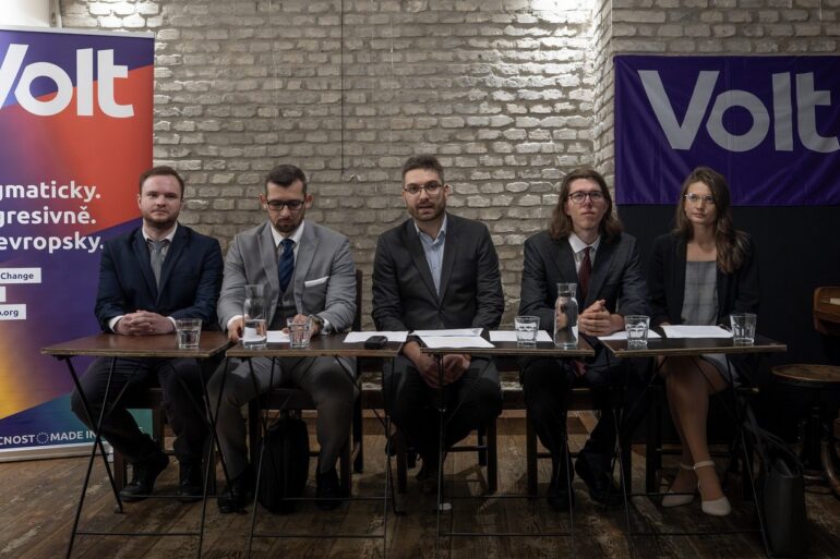 Zástupci strany Volt Česko